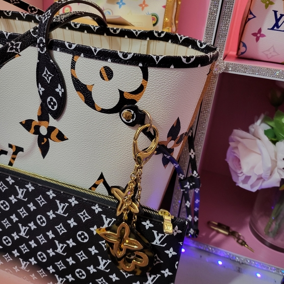 Louis Vuitton Limited Edition Jungle Monogram Giant Neverfull - Picture 3 of 11